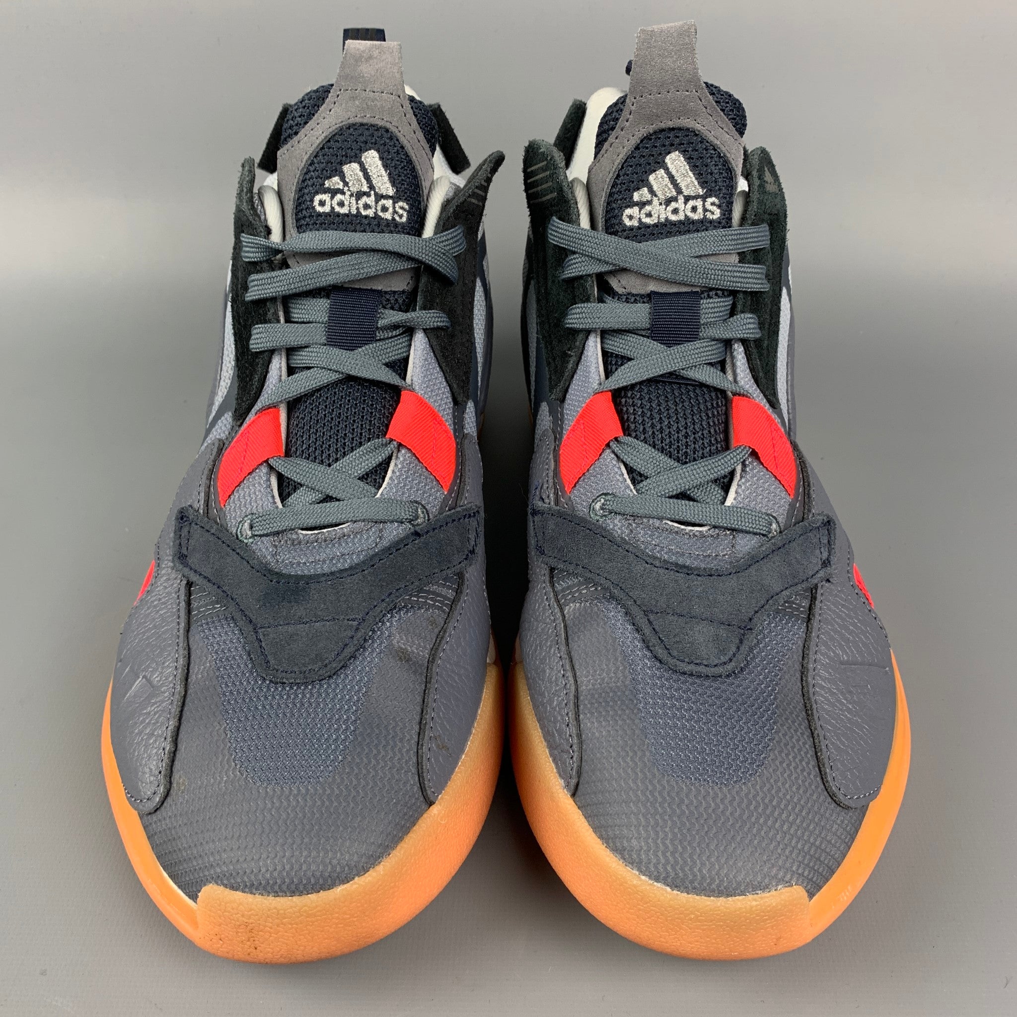 ADIDAS Taille 10 Baskets en acetate color block gris et orange Sui Generis Designer Consignment