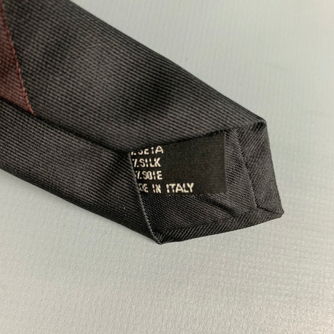 PRADA Corbata de seda con rayas diagonales en marrón y negro