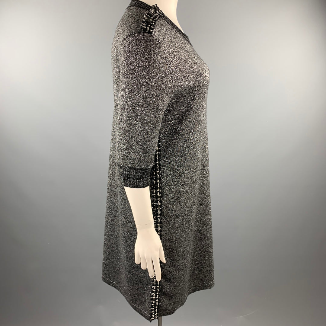 CHANEL Talla 14 Vestido recto de mezcla de lana texturizada de punto plateado