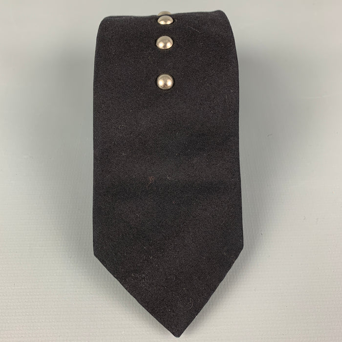 COMME des GARCONS HOMME PLUS Corbata ajustada con tachuelas en negro y plateado