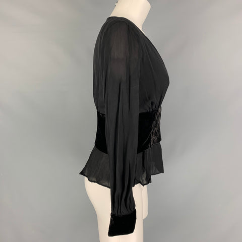 CINQ a' SEPT Blusa negra con cuello en V de rayón y seda talla XS