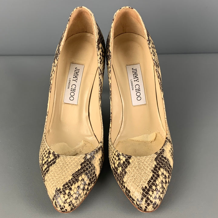JIMMY CHOO Zapatos de tacón de aguja con piel de serpiente beige Talla 7