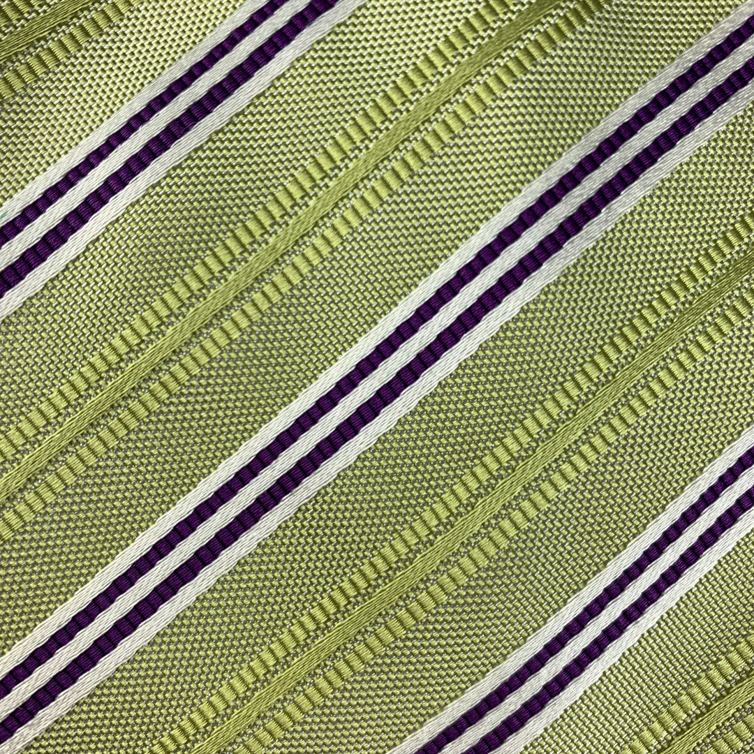 Cravate à rayures diagonales vertes et violettes KITON