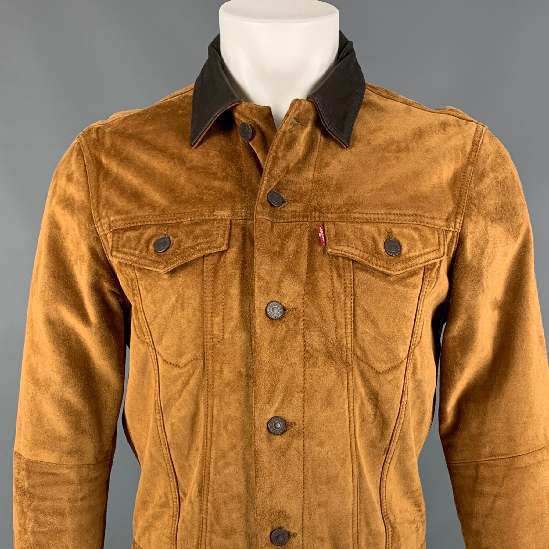 LEVI S Size M Tan Suede Trucker Jacket Sui Generis Designer Consignment