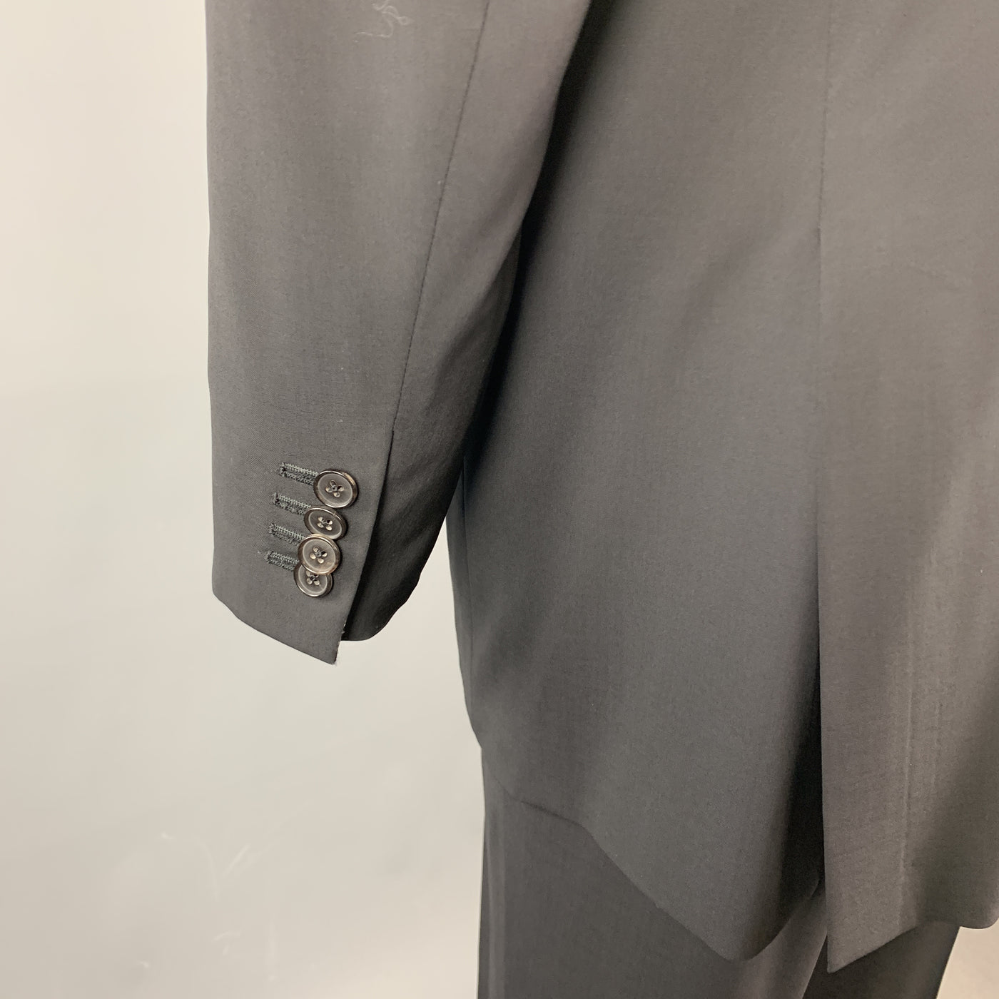 GIANLUCA ISAIA 46 Black Solid Wool Notch Lapel 40 x 36 Long Suit