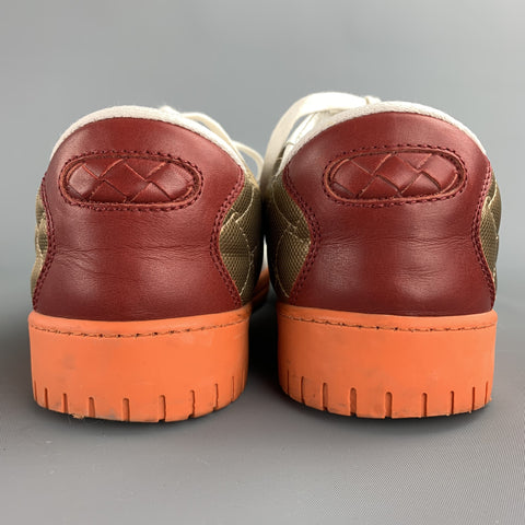 BOTTEGA VENETA Taille 9 Baskets à lacets en cuir matelassé doré