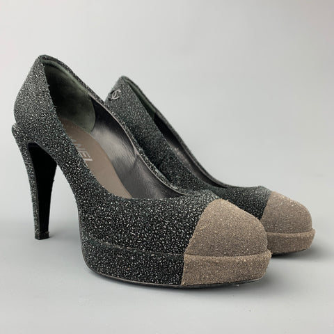 CHANEL Talla 7 Zapatos de tacón con textura brillante color carbón y gris