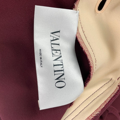 VALENTINO Vestido con capa de cady claro en dos tonos de seda color crema burdeos talla 6