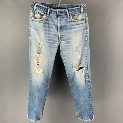 LEVI STRAUSS Size 32 Blue Light Blue Distressed Vintage Jeans