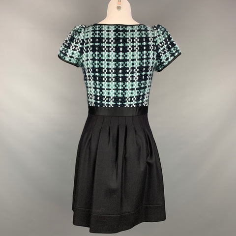 THREAD Taille 4 Robe plissée en laine tissée noire et verte
