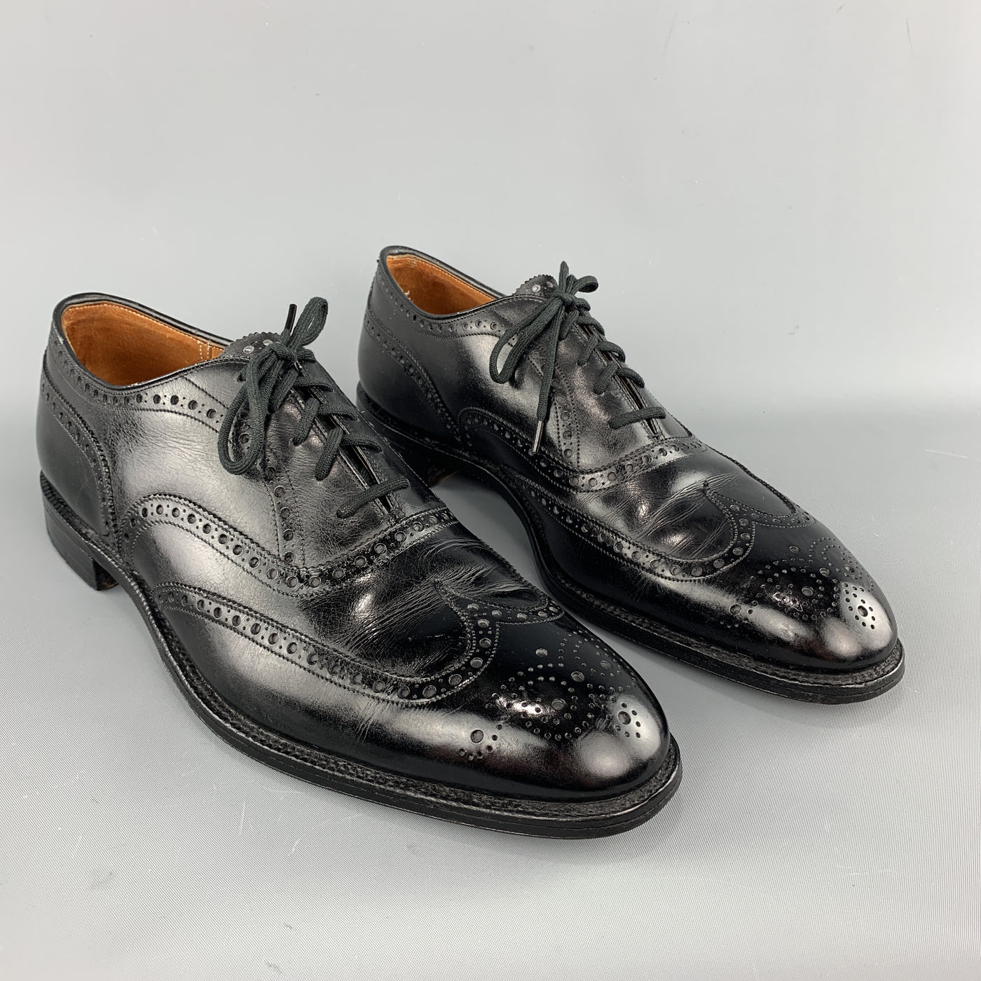 Vintage CHURCH'S Size 10.5 Black Leather Wingtip Lace Up Brougues