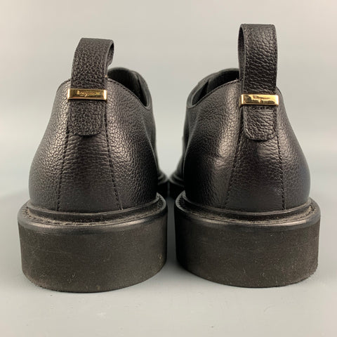 SALVATORE FERRAGAMO Talla 9 Cordones de punta de cuero negro