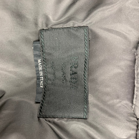 PRADA Taille 6 Veste à capuche en nylon matelassé noir