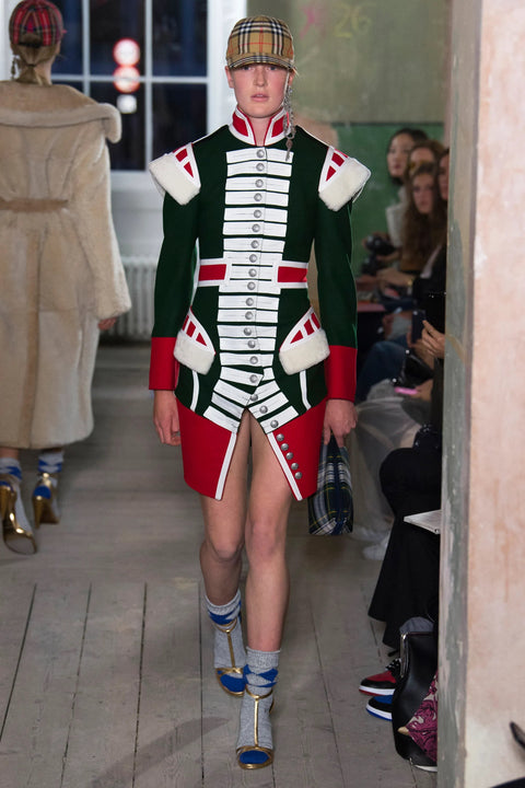 BURBERRY Otoño 2017 Talla 8 Abrigo ceremonial de lana con ribete de piel de oveja verde y rojo