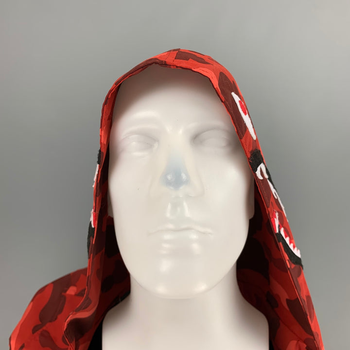 A BATHING APE Chaqueta Nylon Camuflaje Rojo Burdeos Talla S