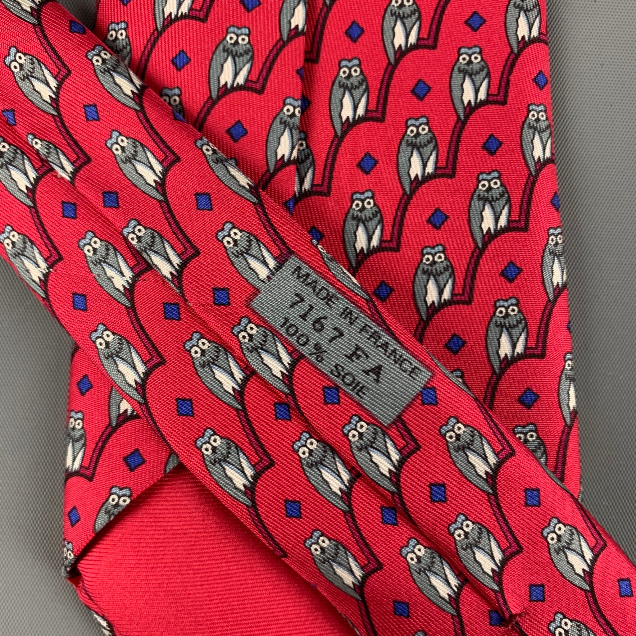 HERMES 7167 FA Red Grey Owl Print Silk Tie – Sui Generis Designer