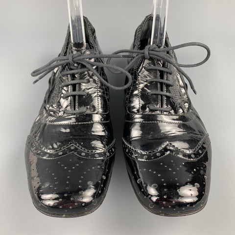 MIU MIU Zapatos Oxford de charol perforado negro talla 7.5