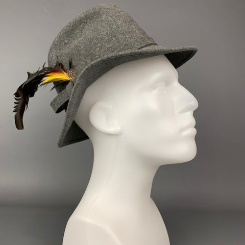 feutre gris DOESKIN vintage. Chapeau fédéral en plumes