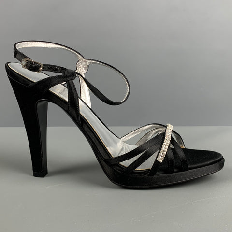 ESCADA Talla 9 Sandalias con correa en el tobillo con pedrería de seda negra y plateada
