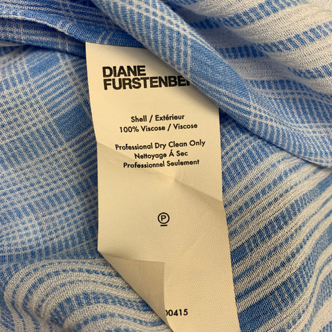 DIANE VON FURSTENBERG Taille 2 Blouse en viscose à carreaux bleu clair et blanc