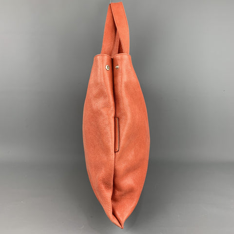 BRUNELLO CUCINELLI Bolso tote de piel esmaltada en color coral y marroquinería