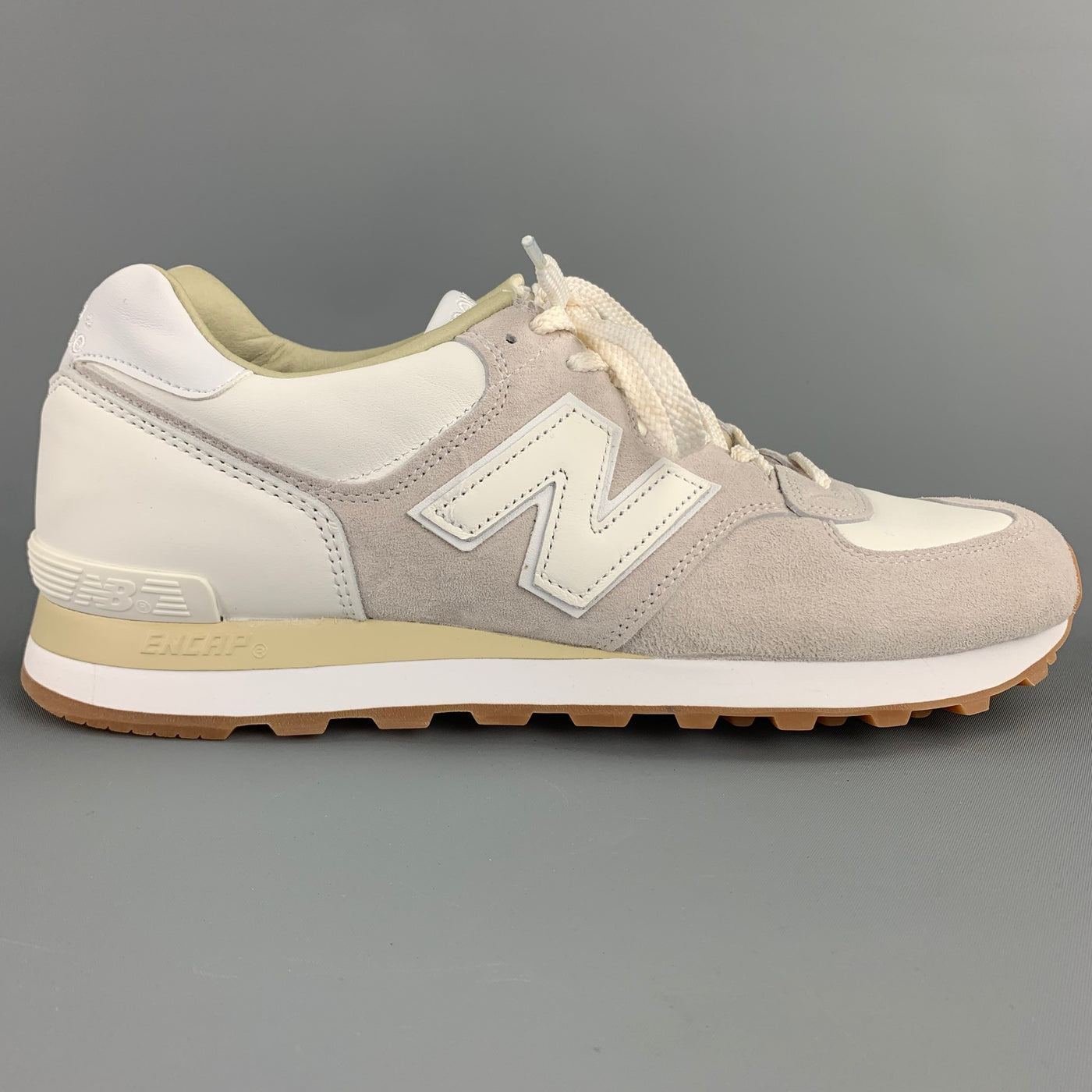 Colector Ser bandera nacional NEW BALANCE 575 Classic Size 10.5 White Two Toned Leather Grey Sneakers –  Sui Generis Designer Consignment