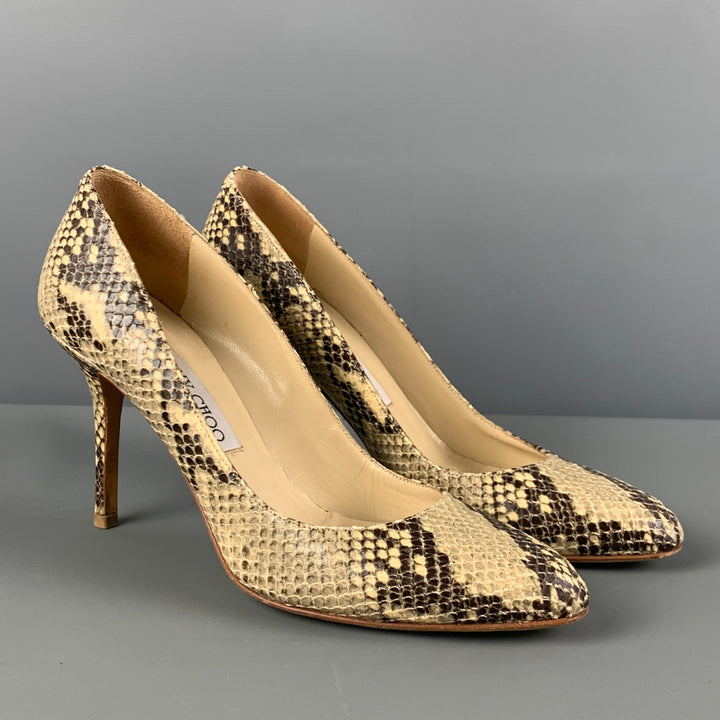 JIMMY CHOO Zapatos de tacón de aguja con piel de serpiente beige Talla 7