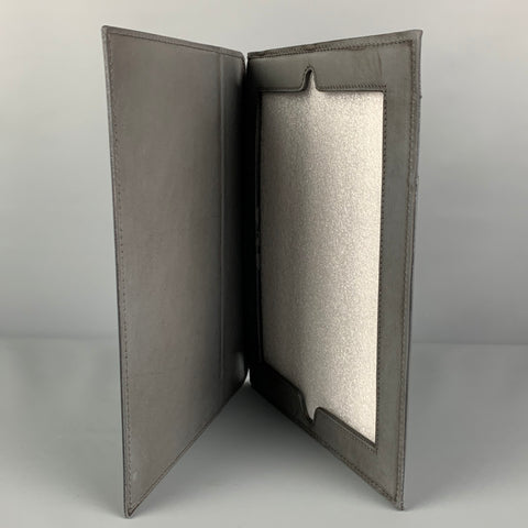 RESTORATION HARDWARE Étui iPad en cuir gris