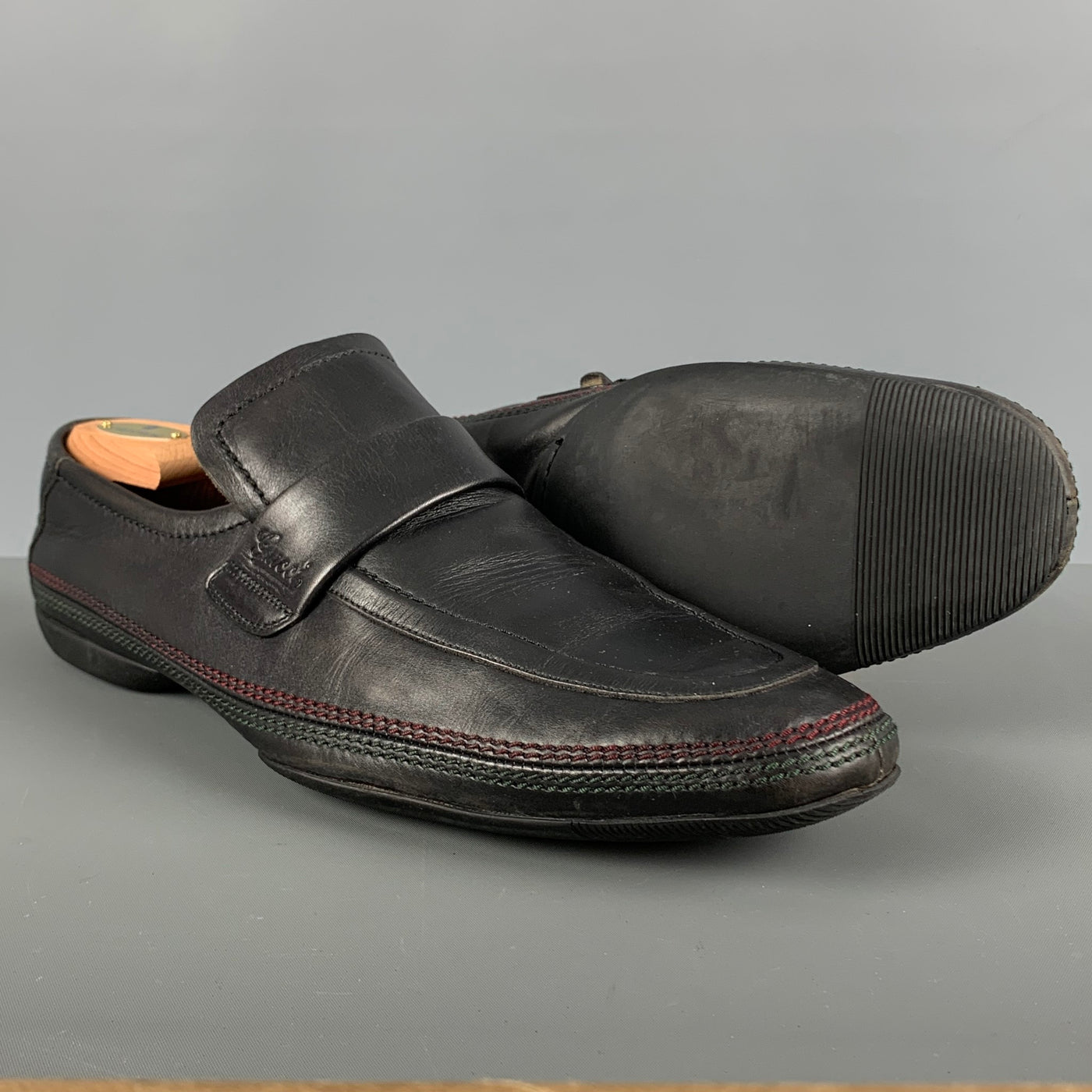 GUCCI Size 12 Black Contrast Stitch Leather Slip On – Sui Generis Designer Consignment