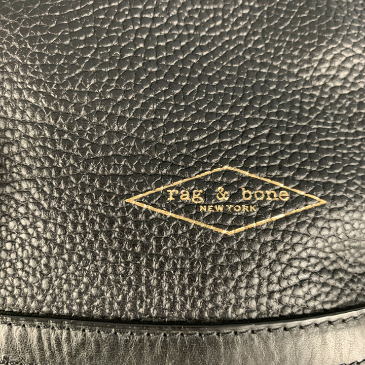 Mochila de piel granulada negra de RAG &amp; BONE