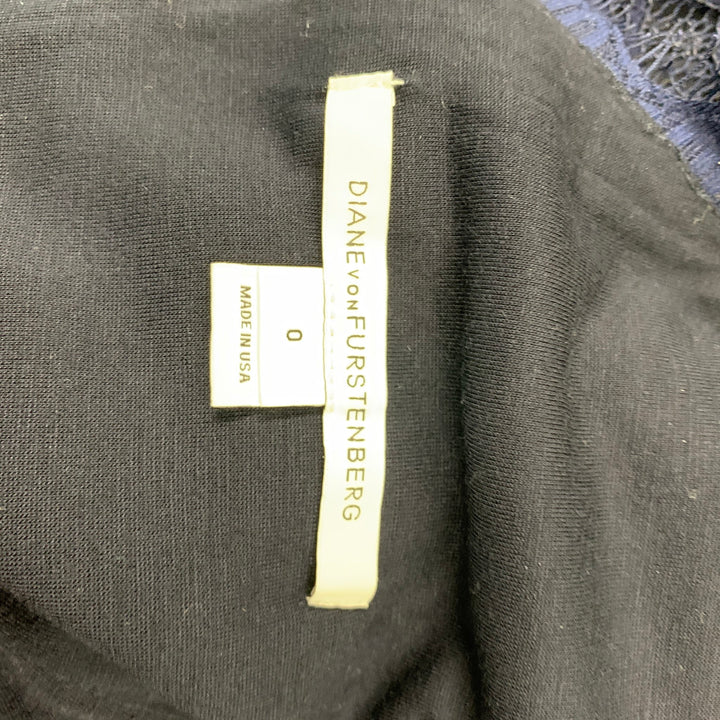 DIANE VON FURSTENBERG Size 0 Navy Rayon Blend 3/4 Sleeves Dress