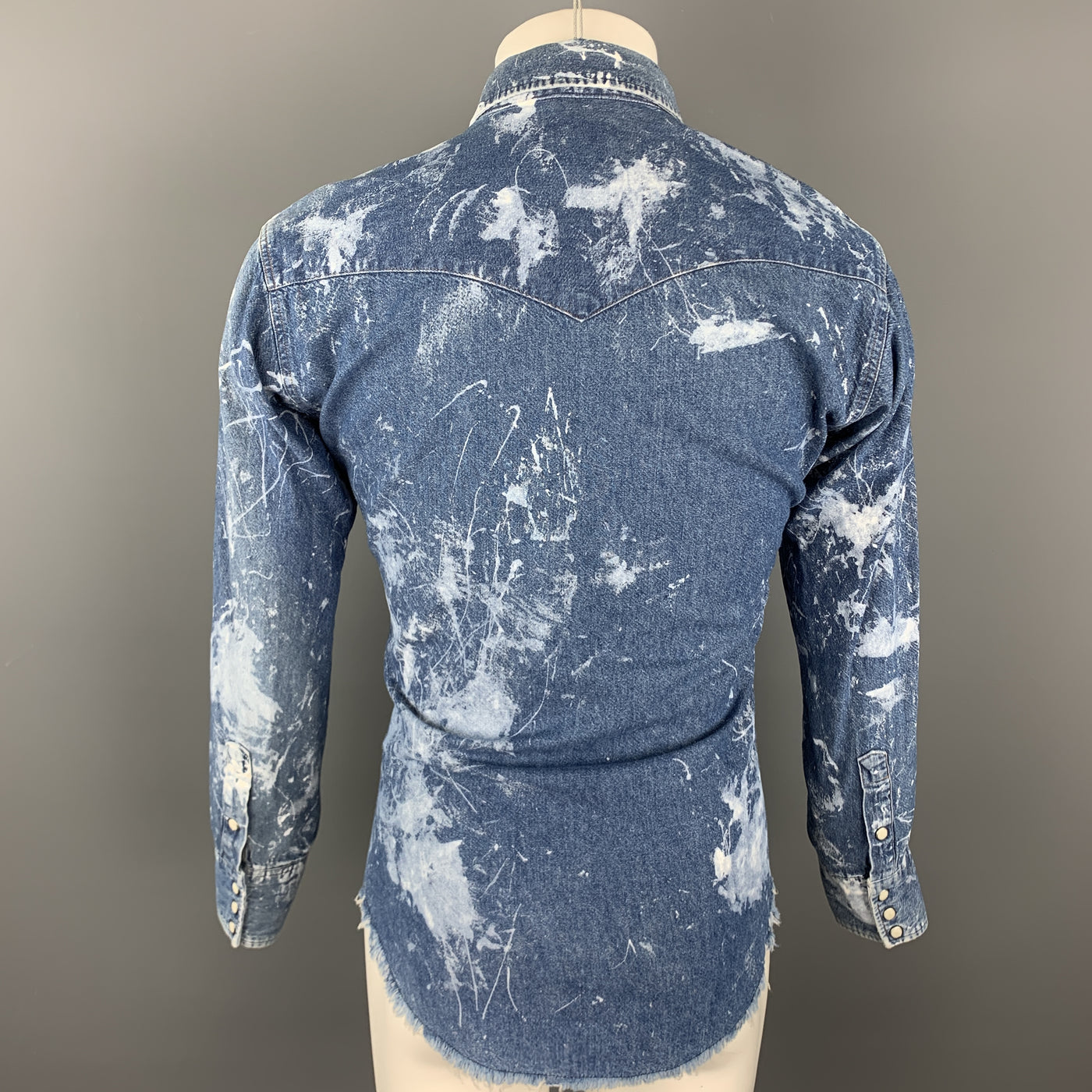 WRANGLER Size XS Blue Splattered Denim Snaps Long Sleeve Shirt
