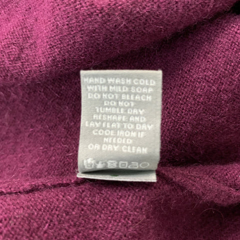 NEIMAN MARCUS Size L Raspberry Solid Cashmere V-Neck Pullover