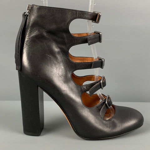 MARC by MARC JACOBS Talla 7 Botas de punta redonda de cuero negro