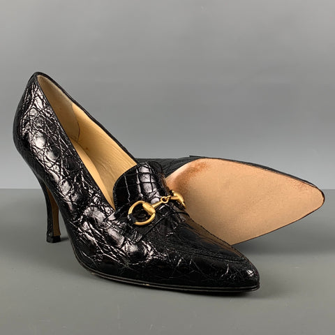 GUCCI Size 7.5 Black Gold Leather Embossed Pointed Toe Pumps