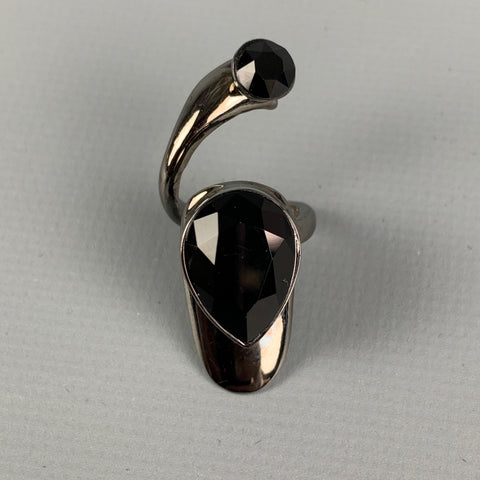 ON AURA TOUT VU PARIS  Black Gunmetal Crystal Fingernail Ring