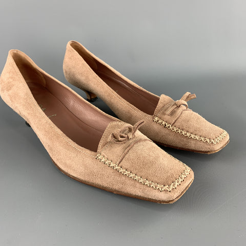 PRADA Talla 9.5 Zapatos de tacón de gatito con mocasín de ante beige