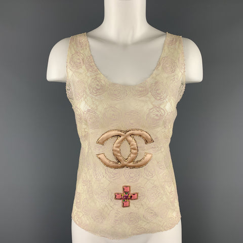 CHANEL Talla 10 Top de crucero 2004 con parche rosa y brillo de encaje beige CC