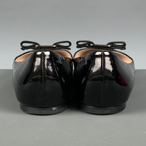 SALVATORE FERRAGAMO Talla 6.5 Bailarinas de charol con lazo negro
