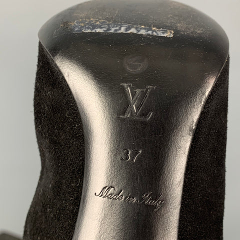 LOUIS VUITTON Size 7 Black Suede Pull On Boots