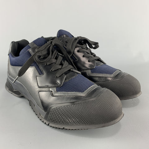 PRADA Taille 9 Baskets à semelle en caoutchouc épaisse en maille et cuir noir et bleu marine