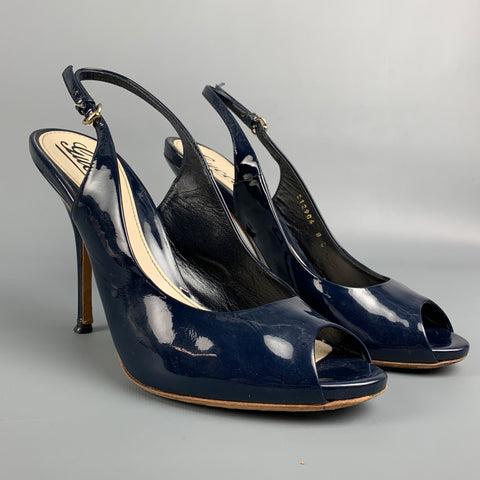 Zapatos de tacón con tira trasera de charol azul marino GUCCI talla 8
