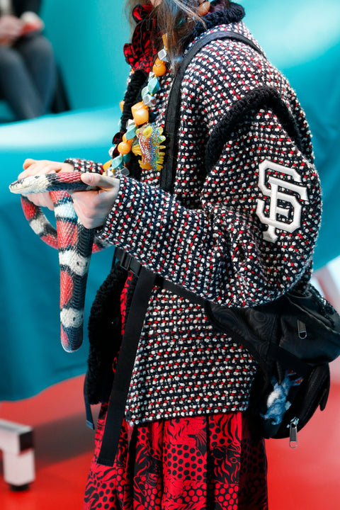 GUCCI MLB Giants Fall 2018 Size M Black Red & Silver Polyamide Embellishment Jacket