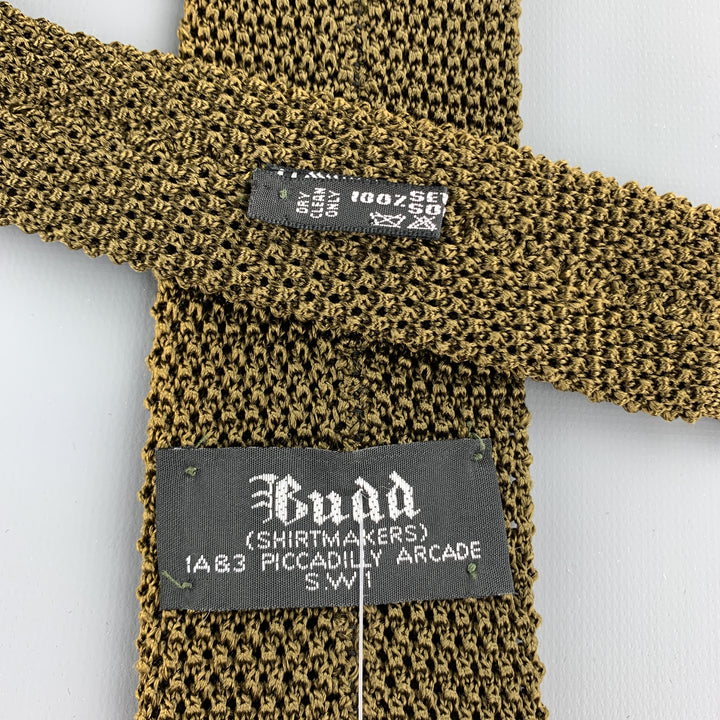 BUDD Cravate en tricot texturé en soie moutarde olive