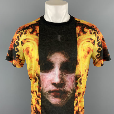 GIVENCHY "Madonna in Flames" Talla XS Camiseta con cuello redondo de poliéster con llamas negras y amarillas