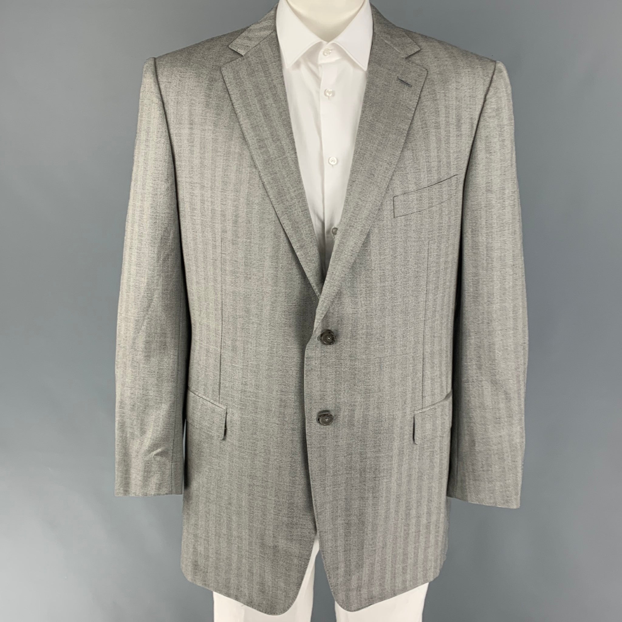 ERMENEGILDO ZEGNA Size 50 Long Light Gray Herringbone Sport Coat Sui Generis Designer Consignment