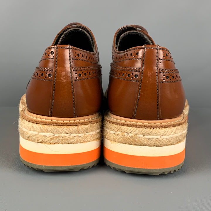 PRADA Taille 10,5 Lacets perforés en cuir orange beige