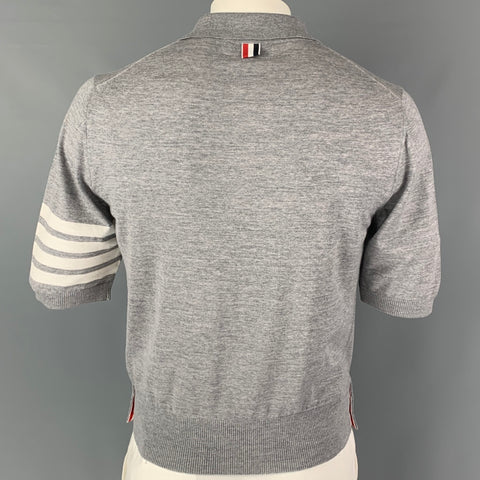 THOM BROWNE Polo con botones de lana a rayas blancas y grises talla L