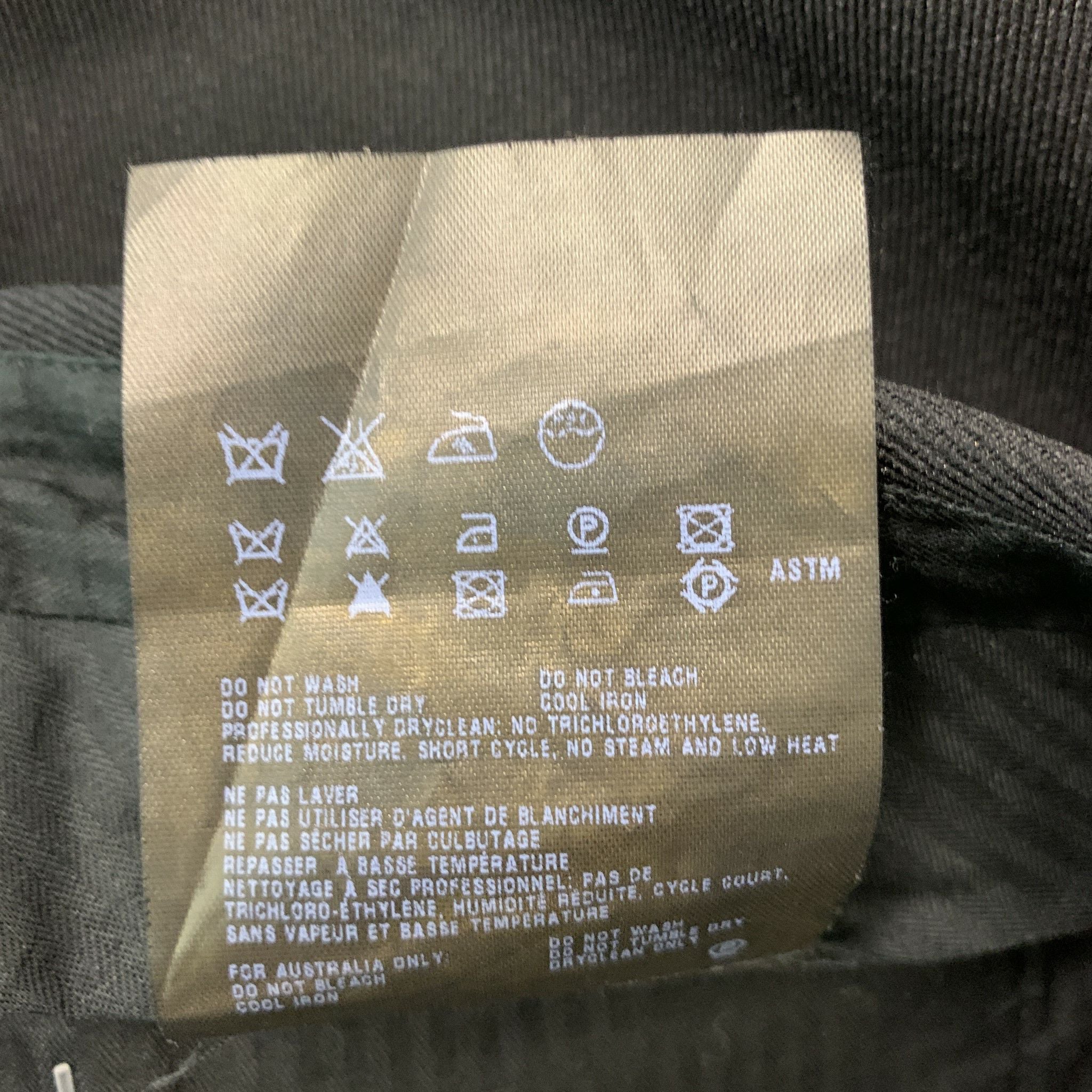 PRADA Size 36 Black Nylon Blend Jodhpurs Dress Pants – Sui Generis PRADA Size 36 Black Nylon Blend Jodhpurs Dress Pants – Sui Generis