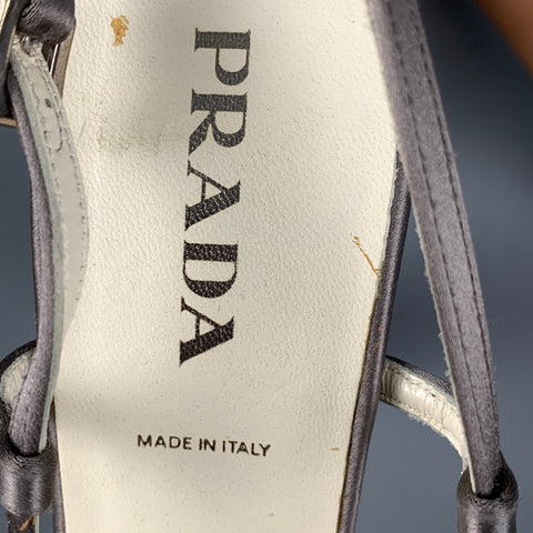 Zapatos de tacón con tira trasera gris PRADA talla 6.5